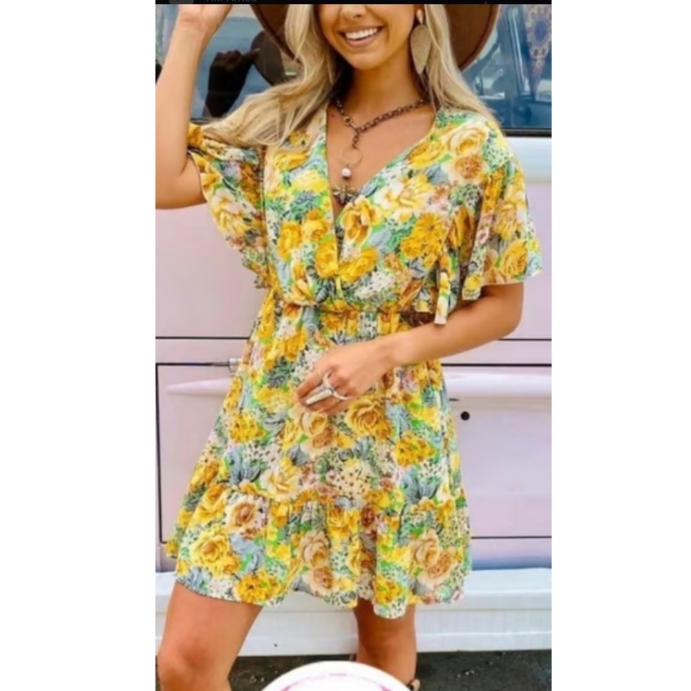 Southern Fried Chics Yellow Floral Med Anthropologie Tiered Hem‎ Flutter Sleeves